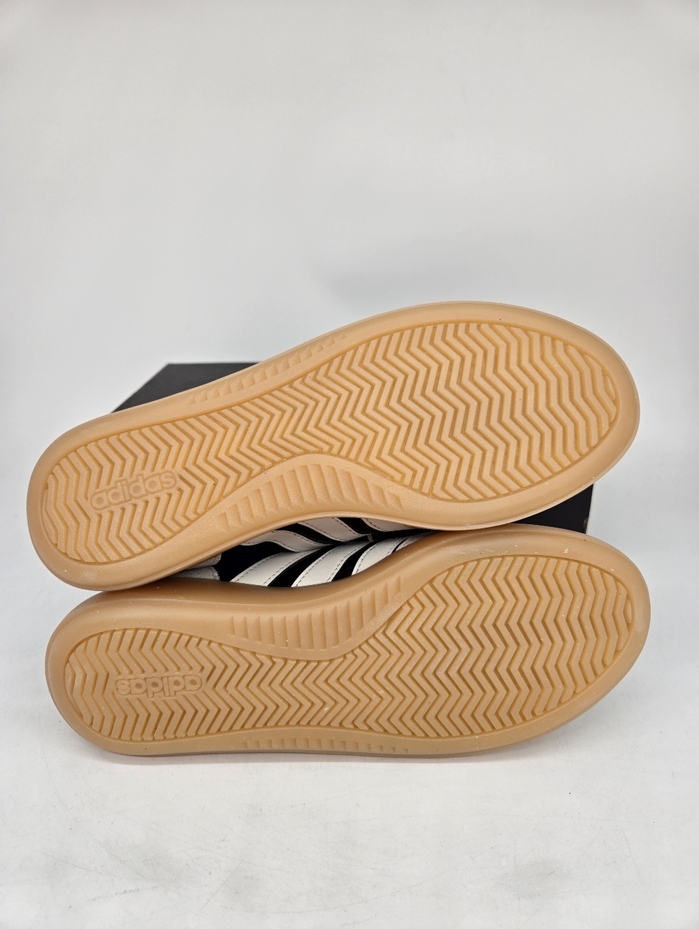 adidas Women's Barreda Decode Lux JR3530 Off White Black Gum Shoes Size 7 - Picture 7 of 8